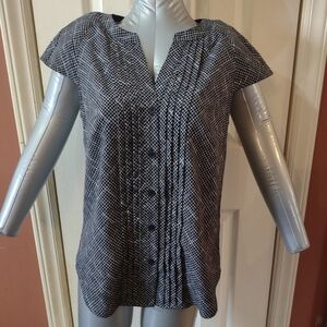 Jones New York Collection Size 6 Short Sleeve  Button up Blouse Shirt Top